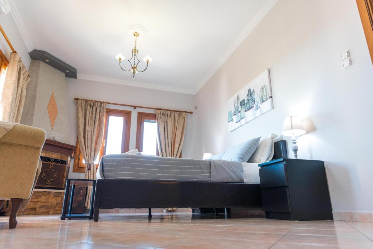 Athena'S Luxury Place Агрия Экстерьер фото